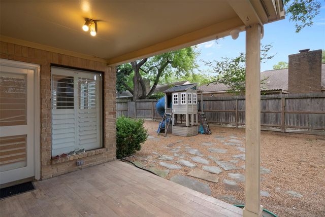 310 W Fair Harbor Lane, Houston, TX 77079