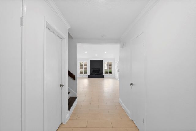 310 W Fair Harbor Lane, Houston, TX 77079