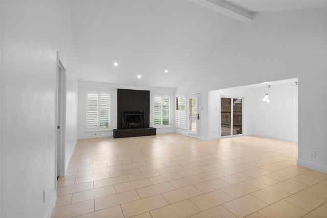 310 W Fair Harbor Lane, Houston, TX 77079