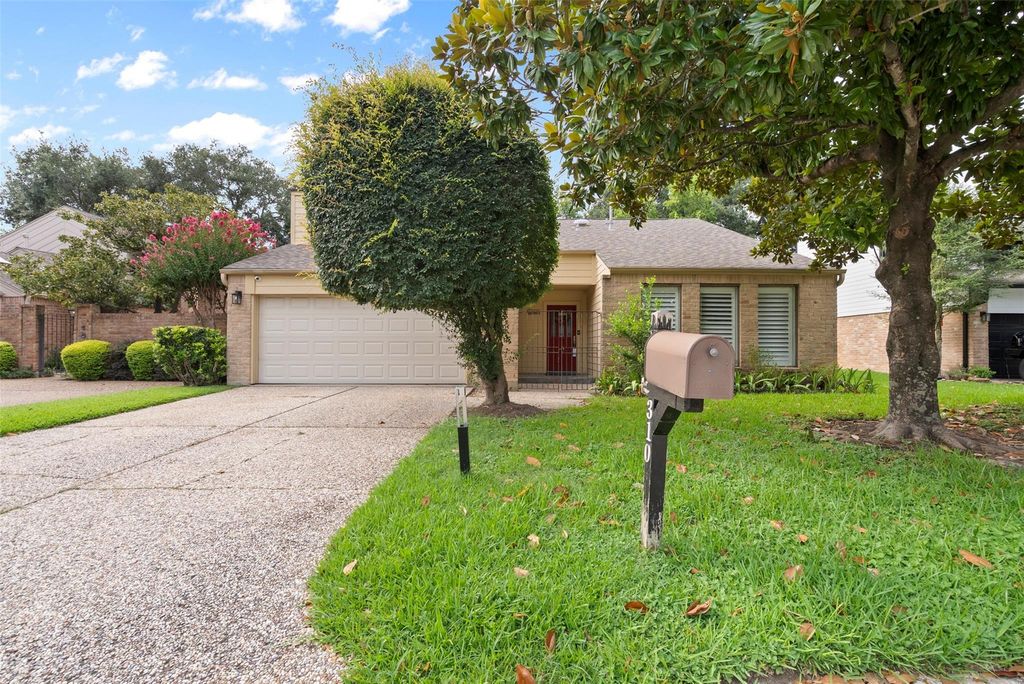 310 W Fair Harbor Lane, Houston, TX 77079