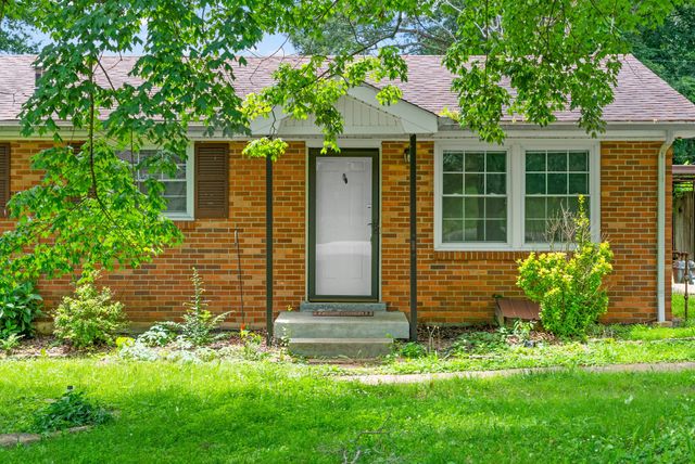 1446 McCan Dr, Clarksville, TN 37043