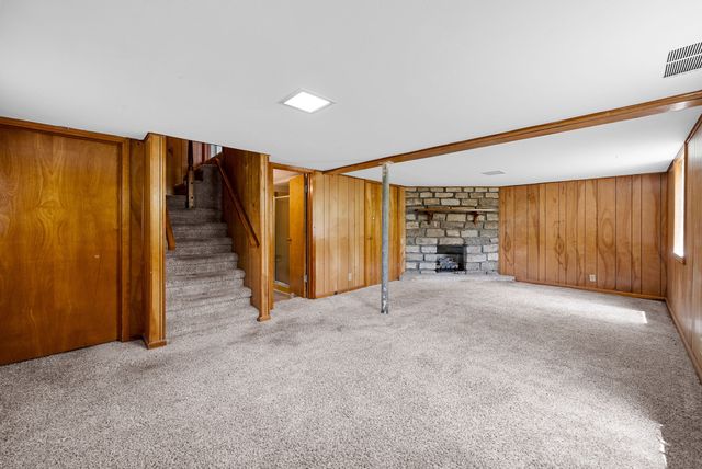 1446 McCan Dr, Clarksville, TN 37043