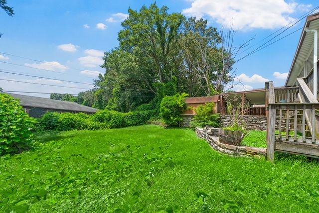 1446 McCan Dr, Clarksville, TN 37043