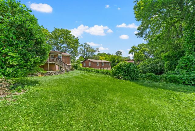 1446 McCan Dr, Clarksville, TN 37043