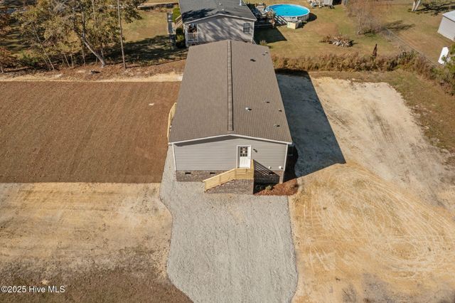 300 N Red Maple Court, Swansboro, NC 28584