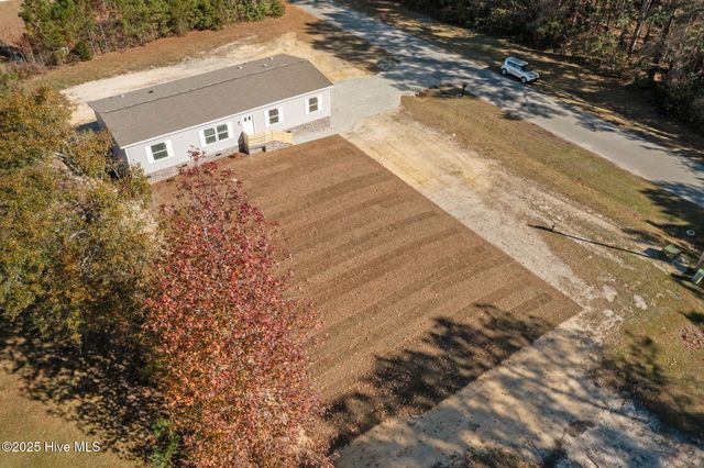 300 N Red Maple Court, Swansboro, NC 28584