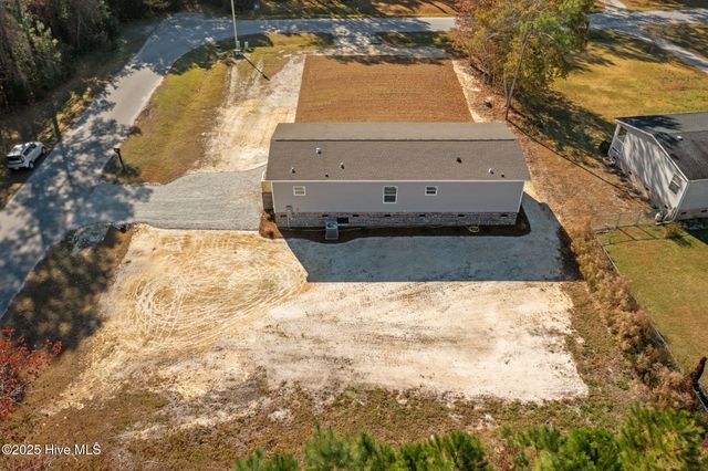 300 N Red Maple Court, Swansboro, NC 28584