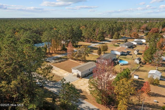 300 N Red Maple Court, Swansboro, NC 28584