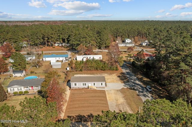 300 N Red Maple Court, Swansboro, NC 28584