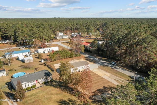 300 N Red Maple Court, Swansboro, NC 28584