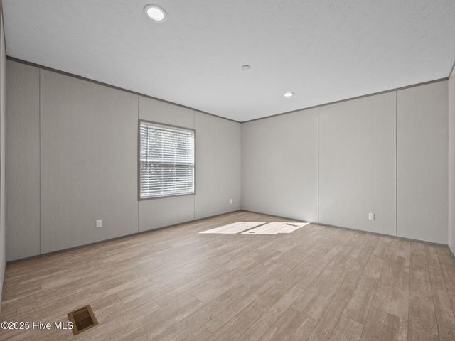 300 N Red Maple Court, Swansboro, NC 28584