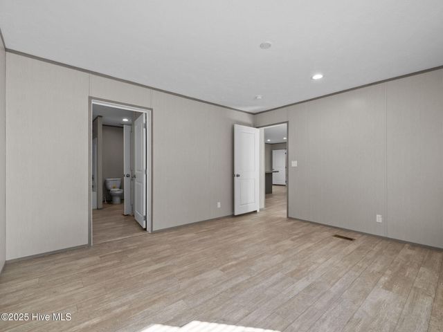 300 N Red Maple Court, Swansboro, NC 28584