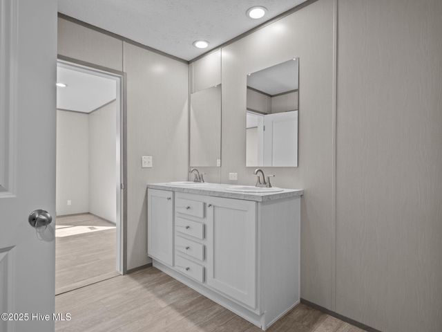 300 N Red Maple Court, Swansboro, NC 28584