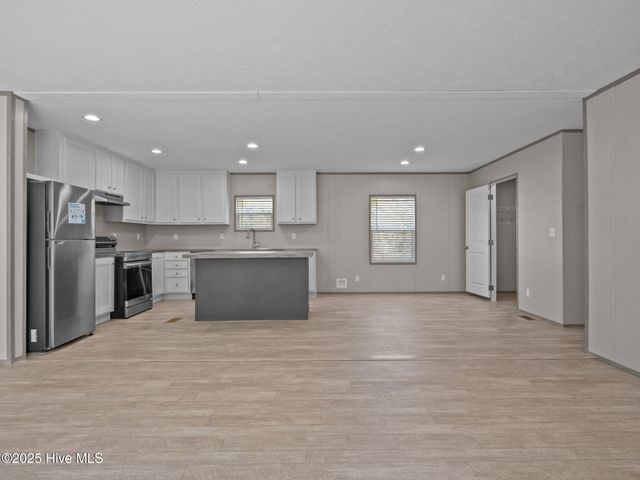 300 N Red Maple Court, Swansboro, NC 28584