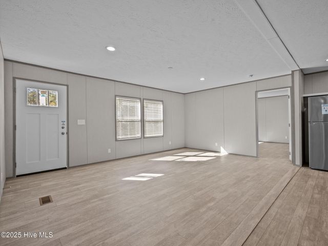 300 N Red Maple Court, Swansboro, NC 28584