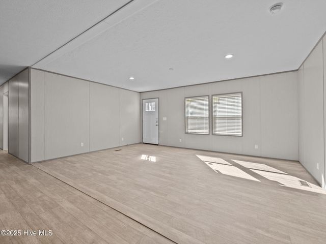 300 N Red Maple Court, Swansboro, NC 28584