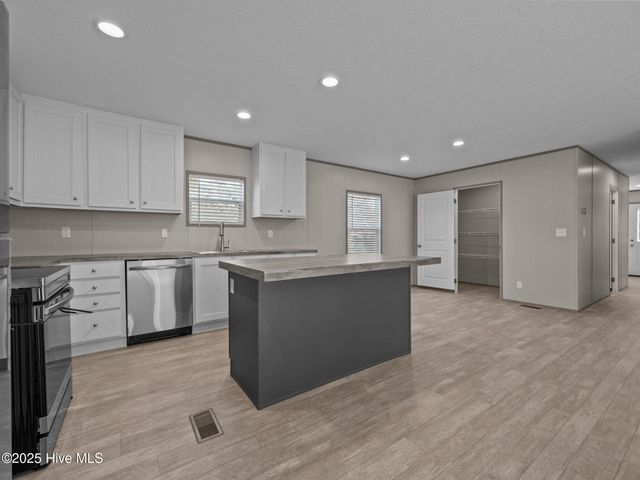 300 N Red Maple Court, Swansboro, NC 28584