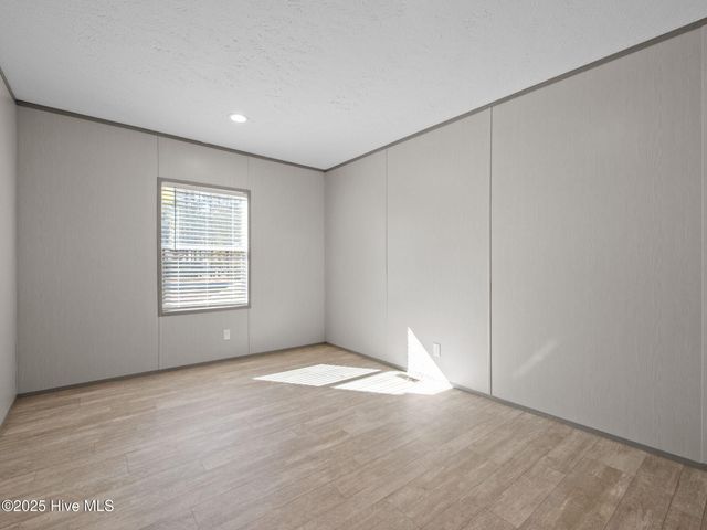 300 N Red Maple Court, Swansboro, NC 28584