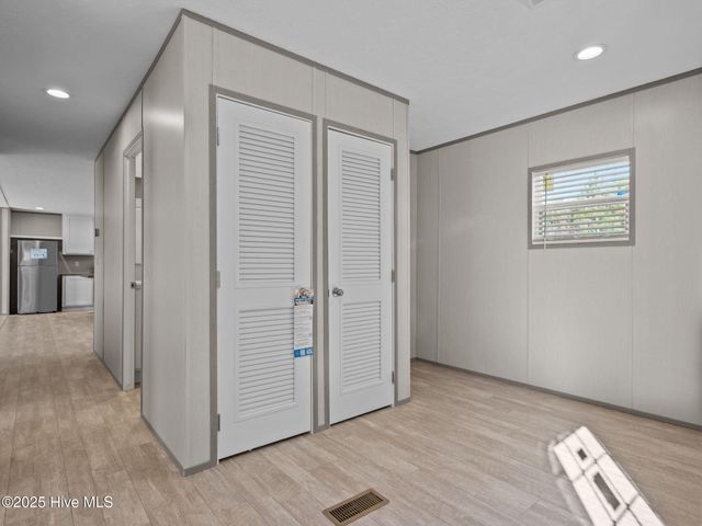 300 N Red Maple Court, Swansboro, NC 28584