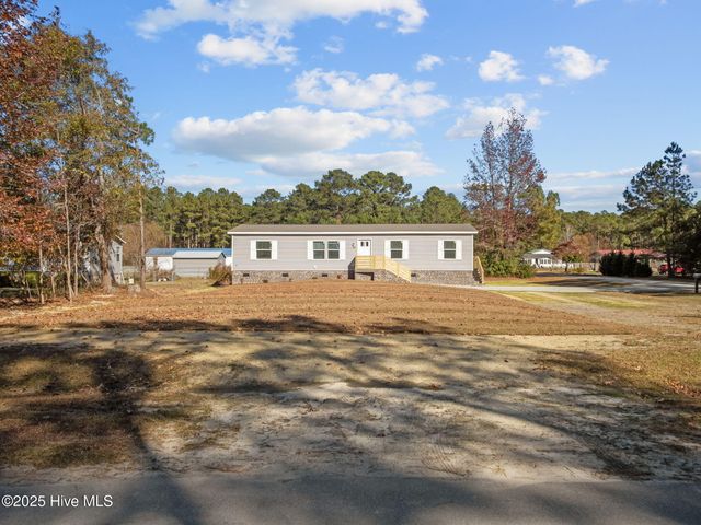 300 N Red Maple Court, Swansboro, NC 28584
