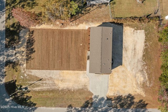 300 N Red Maple Court, Swansboro, NC 28584