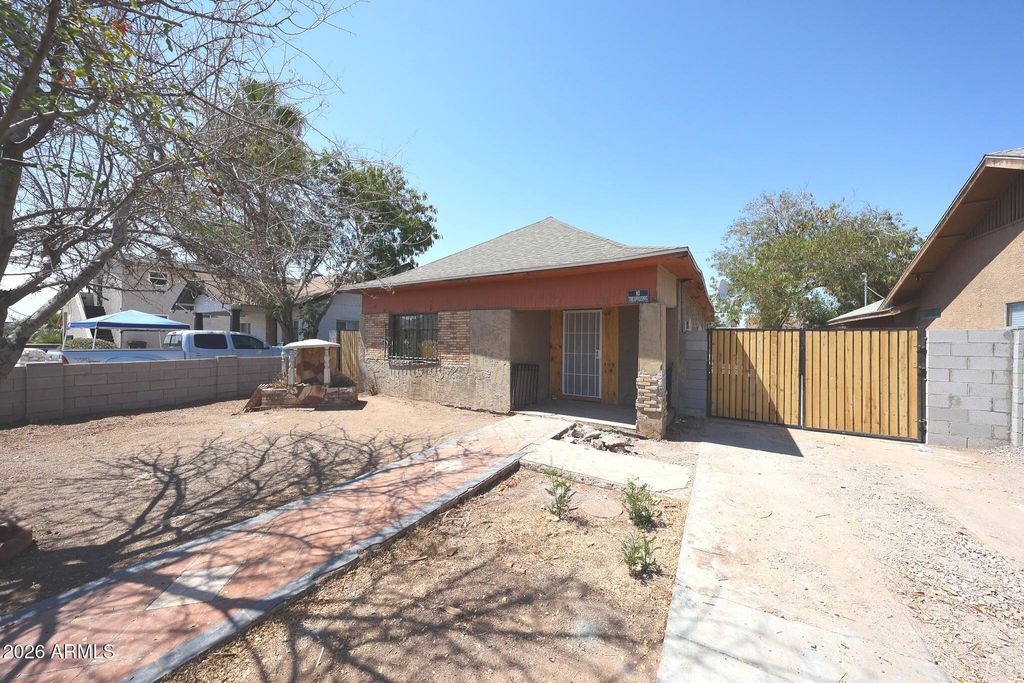 Image 1 of property listing at 1306 W POLK Street, Phoenix, AZ 85007