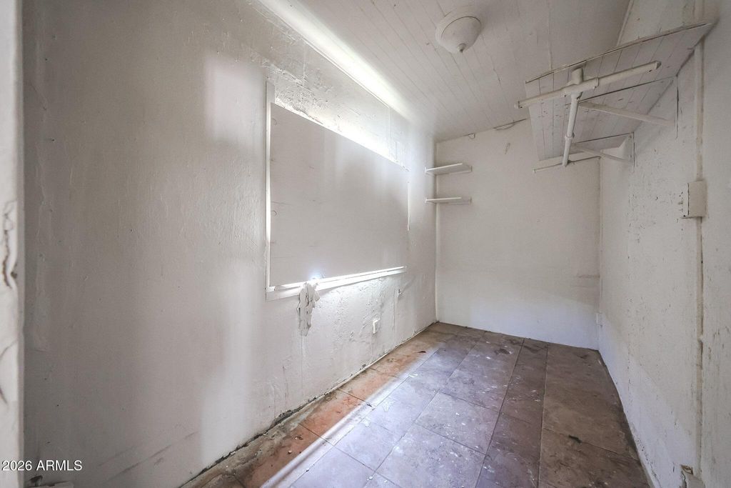 Image 17 of property listing at 1306 W POLK Street, Phoenix, AZ 85007