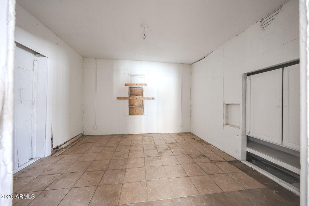 Image 19 of property listing at 1306 W POLK Street, Phoenix, AZ 85007