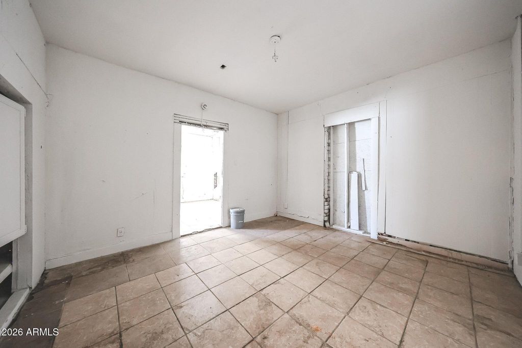 Image 20 of property listing at 1306 W POLK Street, Phoenix, AZ 85007