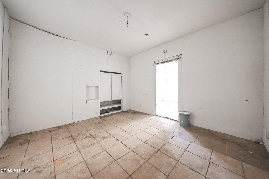 Image 21 of property listing at 1306 W POLK Street, Phoenix, AZ 85007