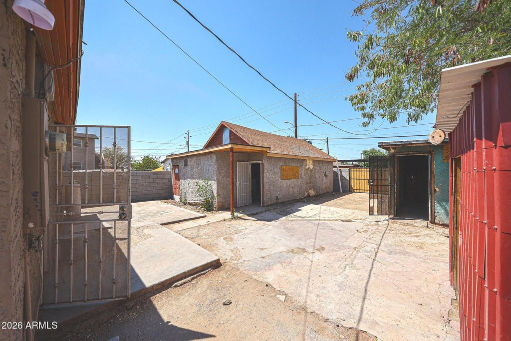 Image 31 of property listing at 1306 W POLK Street, Phoenix, AZ 85007
