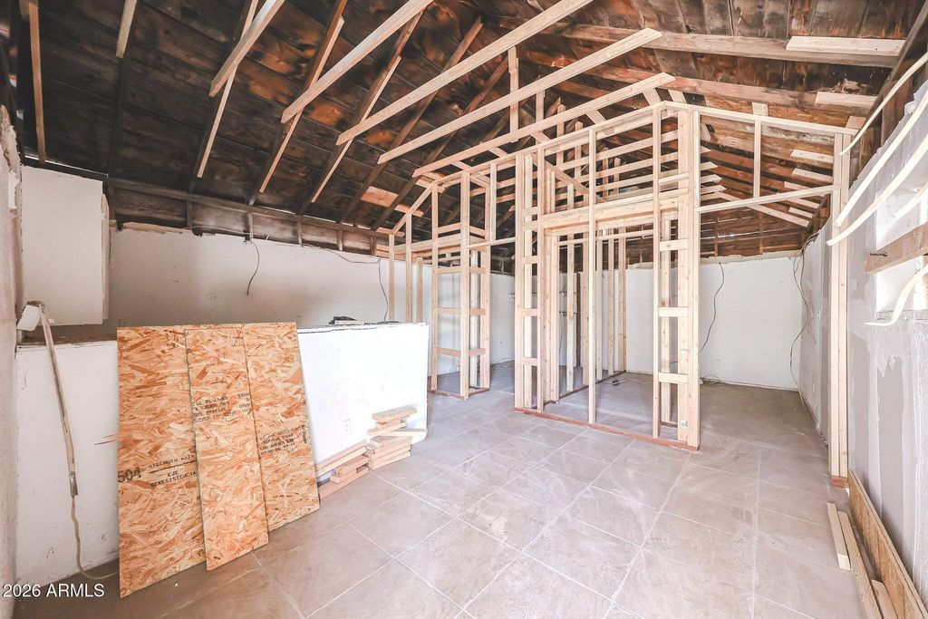 Image 32 of property listing at 1306 W POLK Street, Phoenix, AZ 85007