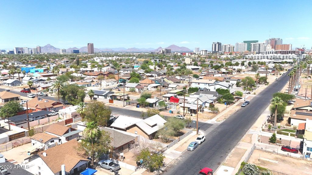 Image 44 of property listing at 1306 W POLK Street, Phoenix, AZ 85007