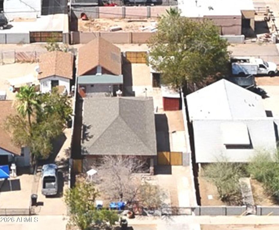 Image 5 of property listing at 1306 W POLK Street, Phoenix, AZ 85007