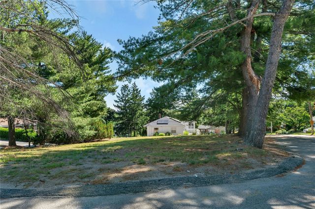 83 Valente Drive, Cranston, RI 02920