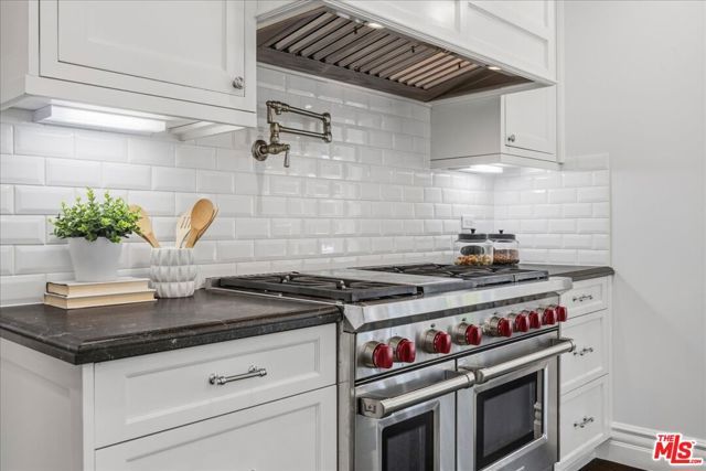 3217 Greenfield Avenue, Los Angeles, CA 90034