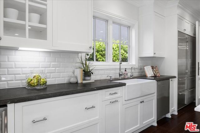 3217 Greenfield Avenue, Los Angeles, CA 90034