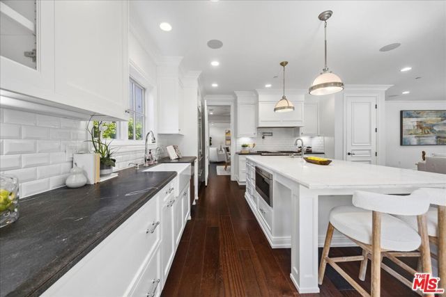 3217 Greenfield Avenue, Los Angeles, CA 90034