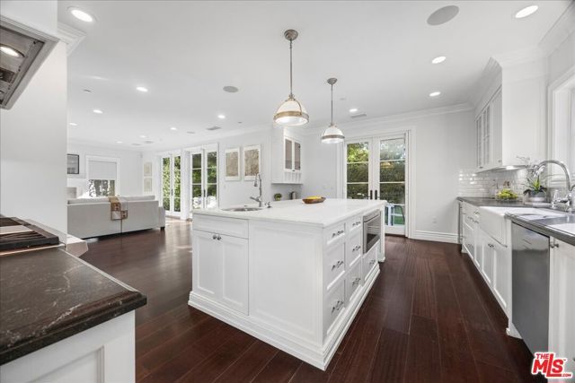 3217 Greenfield Avenue, Los Angeles, CA 90034