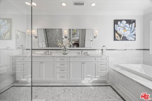 3217 Greenfield Avenue, Los Angeles, CA 90034