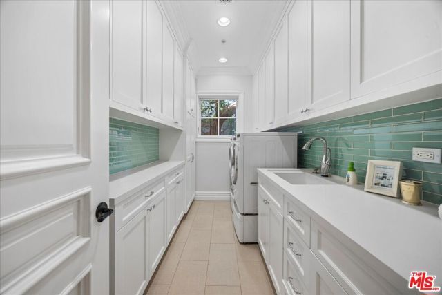 3217 Greenfield Avenue, Los Angeles, CA 90034