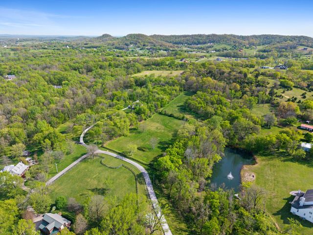 8992 Horton Hwy, College Grove, TN 37046