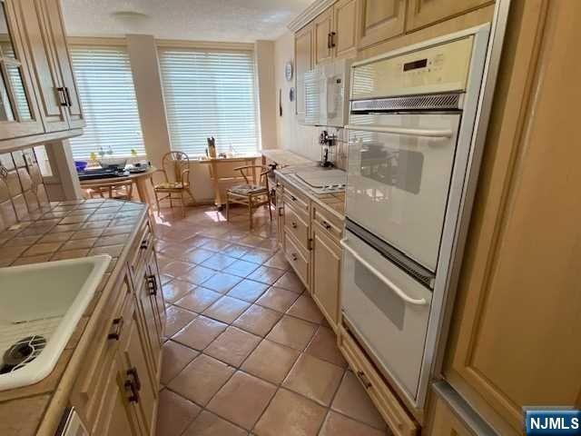 300 Winston Drive 302, Cliffside Park, NJ 07010
