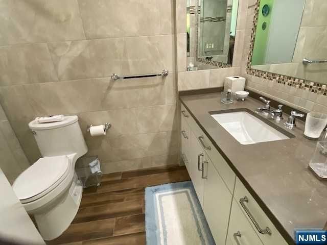 300 Winston Drive 302, Cliffside Park, NJ 07010
