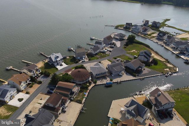 1319 BLACKBEARD RD, Greenbackville, VA 23356