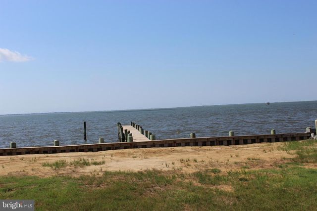 1319 BLACKBEARD RD, Greenbackville, VA 23356