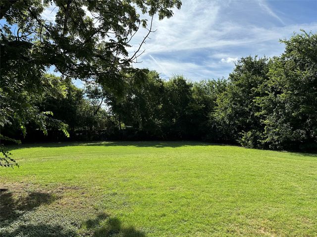 9208 Newhall Street, Dallas, TX 75232