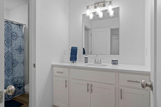 509 N Pine Leaf Road, Nixa, MO 65714