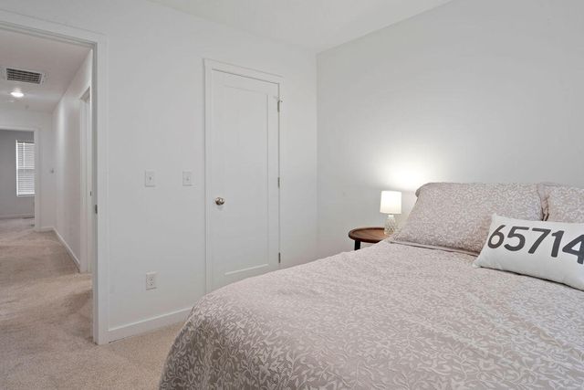 509 N Pine Leaf Road, Nixa, MO 65714