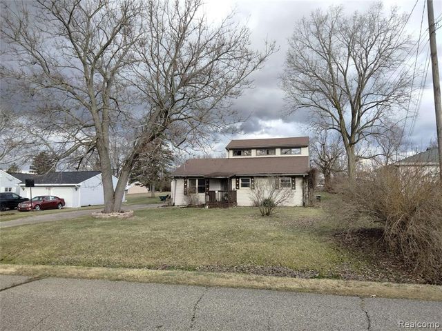 1061 Barbara Street, Grand Blanc, MI 48439